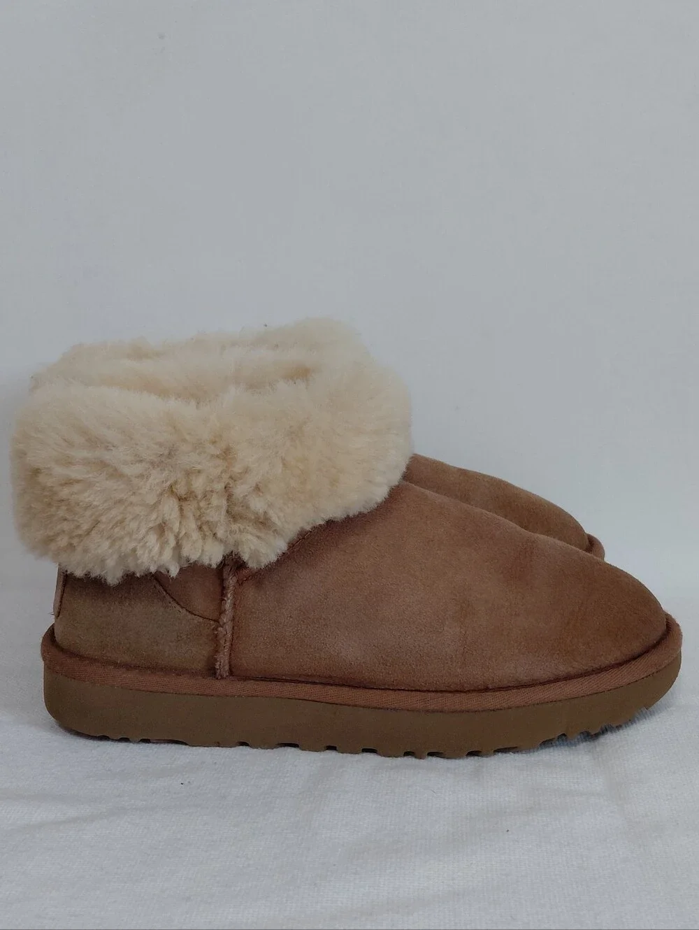 Ugg Classic Short Boot Size 8